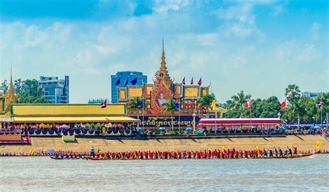 Cambodia's popular Water Festival attracts 4.9 mln visitors to capital