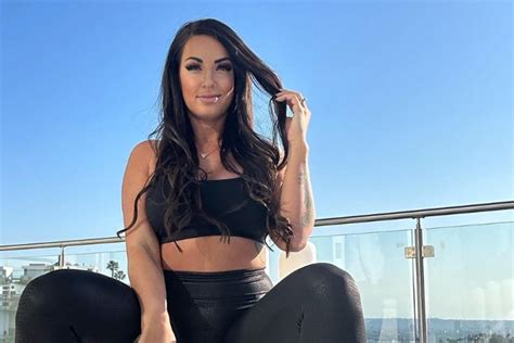 Professora Revela Que Se Tornou Atriz Porn Ap S Um Chamado De Deus Metr Poles