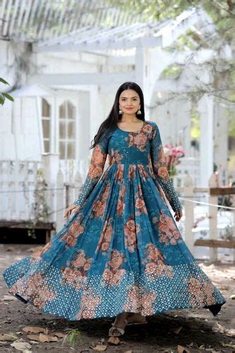 Georgette Reception Gown In Blue With Floral Work At Rs