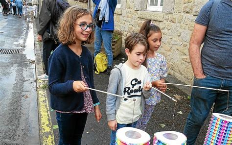 Juillet Balade De Lampions Avant Le Feu Dartifice Saint Jacut