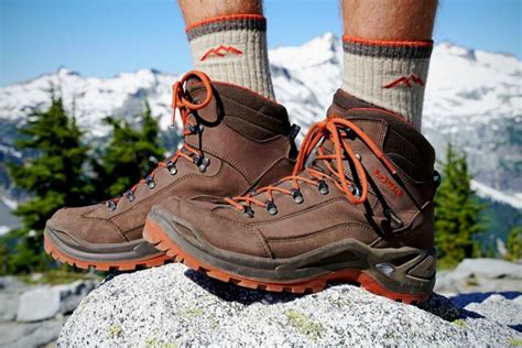 Best Hiking Boots For Men 2025 Jose Fierro
