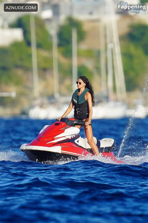 Eiza Gonzalez Sexy Flaunts Her Hot Bikini Body In St Barts Aznude