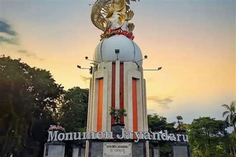 Monumen Jayandaru Ikon Kota Udang Sidoarjo Busurnusa