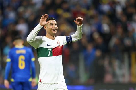 Cristiano Ronaldo And Portugal Thrash Bosnia Herzegovina 5 0 Futbol