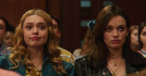 Tôi bật khóc khi xem phim Sex Education Nỗi ám ảnh và câu nói của bố là đòn chí mạng khiến đời