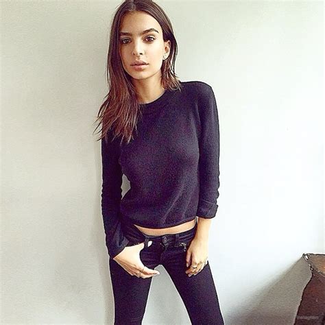 Emily Ratajkowski Flaunts Bikini Body In New Digitals Fashion Gone Rogue