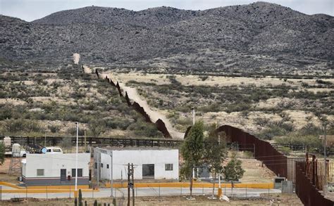 Parte Do Muro Que Separa Os Eua Do México Já Existe Há Duas Décadas