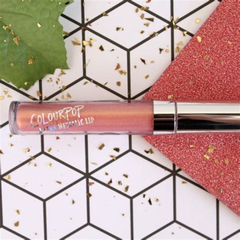 VIDEO Naked Heat Launch In Reunion Island With Urban Decay