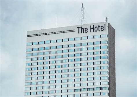 Maximize Comfort and Savings with These Hotel Travel Tweaks