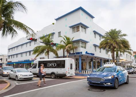 Ford's autonomous cars on the streets of Miami - CNET