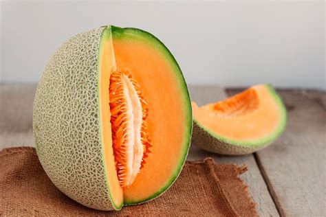 Cómo cortar un melón