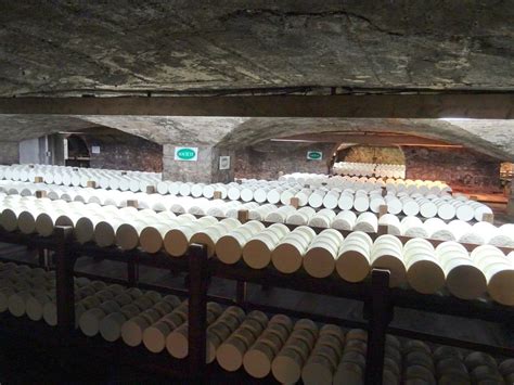 Visite Des Caves De Roquefort Société Et Très Jolie Découverte Mais Surtout Miam