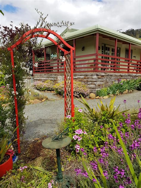 Public Transport and Getting Around in Franklin, TAS, Australia