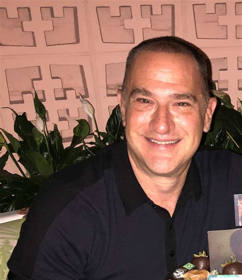 Mastering the Craft of Cold Reading: Dan Spilo's Essential Guide for