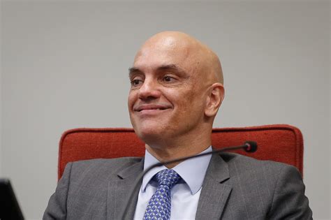 Moraes rejeita pedido para arquivar inquérito contra Bolsonaro