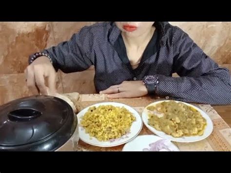 ASMR Eating LAUKI KI SABZI MOONG DAAL KHUSHKA ONIONS CHAPATIS