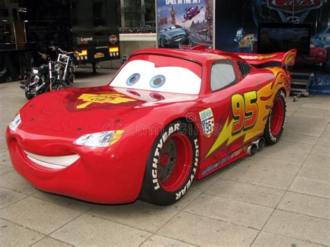 Relampago Mcqueen É Qual Carro - Os Carros - Relâmpago McQueen Imagem de Stock Editorial - Imagem de ...
