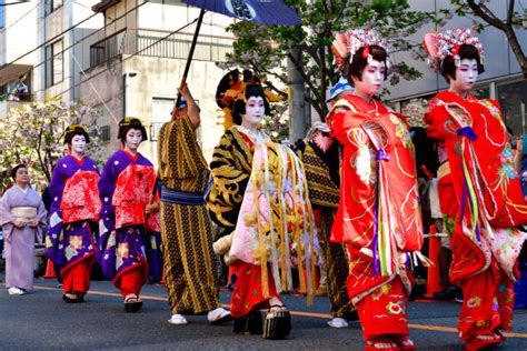 30+ Oiran Photos Stock Photos, Pictures & Royalty-Free Images - iStock