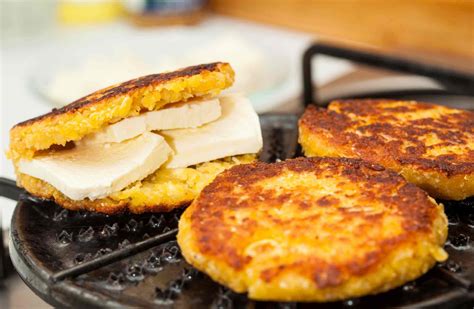 Arepas De Chocolo Traditional Food Colombia Bnb Colombia Tours