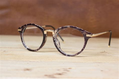understanding  importance  eyeglasses    lens