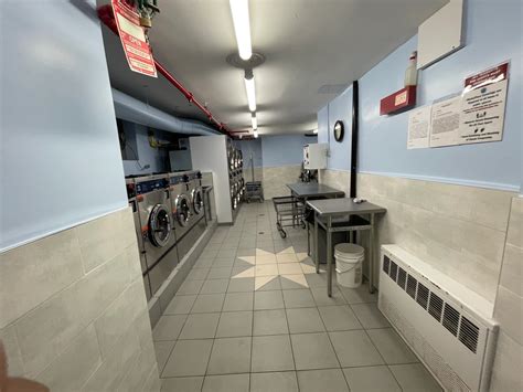 A new light rail might eventually run along Kissena Blvd Queens 18