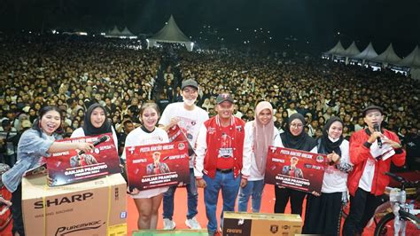 Ribuan Warga Tumpah Ruah Dalam Pesta Rakyat Ganjar Pranowo