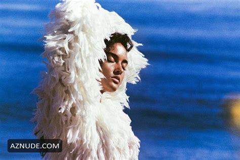 ASHLEIGH GOINS Nude AZNude