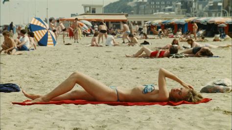 Naked Dalila Di Lazzaro in Trois hommes à abattre