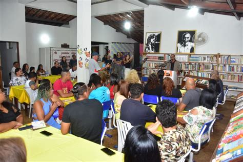 ITAPETINGA LANÇAMENTO E NOITE DE AUTÓGRAFOS DO LIVRO QUE MARCA OS 70