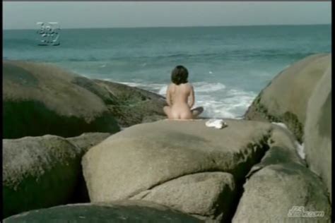 Naked Aldine M Ller In A F Mea Do Mar