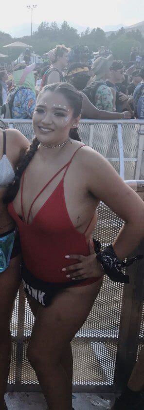 Hot Sexy Annie Gonzalez Bikini Pics