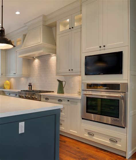 The Best Locations for Placing Wall Ovens in your Kitchen Designs