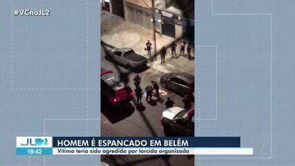 Homem Espancado Por Grupo De Pessoas Em Rua De Bel M Par G