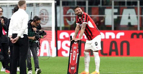 Giroud Dice Addio Al Milan In Lacrime Grazie Ibra Grazie Pioli