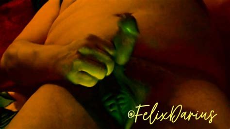 菲利克斯在绿灯下抽搐 Pornhub Gay