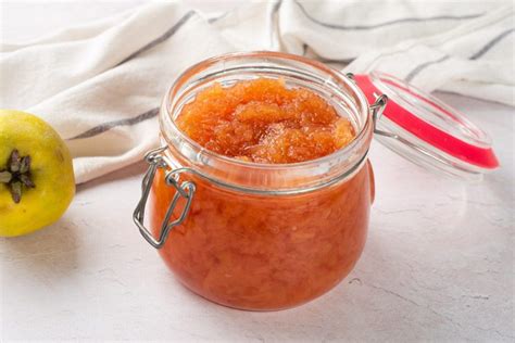 Quince Jam: the easy recipe for the ultimate holiday condiment