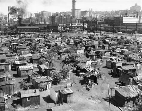 26 Amazing Vintage Photos That Show Life In The Shanty Towns During The