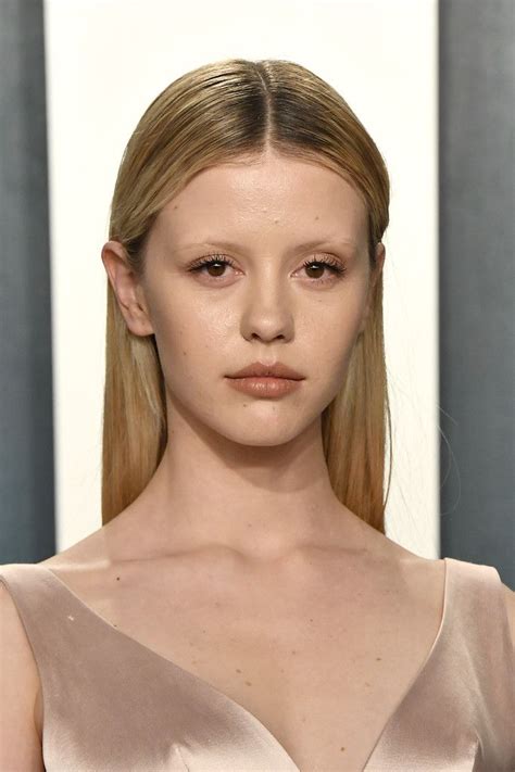 Mia Goth | Pretty people, Celebrity costumes, Beauty