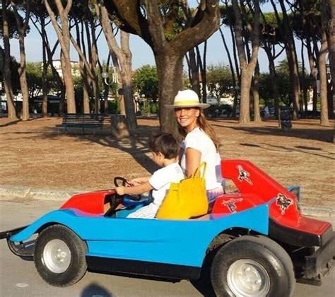 Claudia Galanti Al Forte Super Mamma In Bikini Gossip It News Sul Gossip E Vip