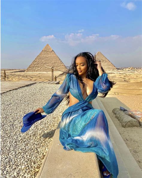 JC In A Wanderlust Jet Set Babe Fashion Look Slaylebrity