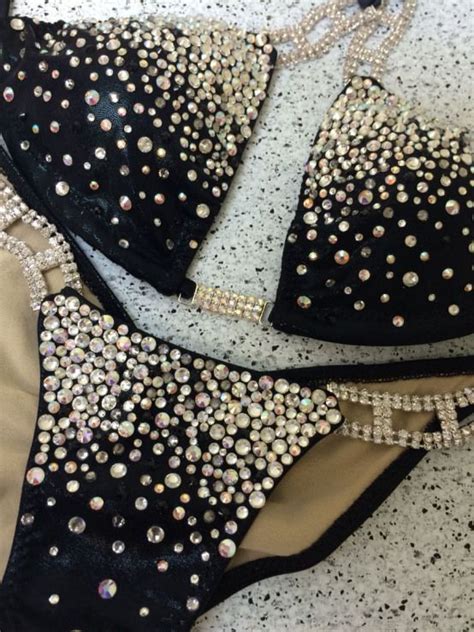 Pin De Lety Reta En Competencia Bikini Trajes De Ba O Competencia Bikini Bordados Pedreria