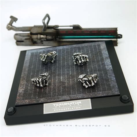 Toyhaven Review 1 Hot Toys Terminator Genisys 1 6th Scale Endoskeleton 33 Cm Collectible Figure