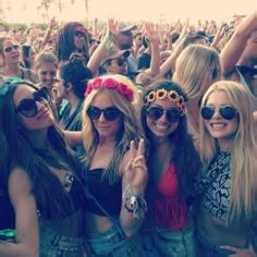 Raver Chick Discover Raving Hot Raver Chicks Ideas Raver Rave And More