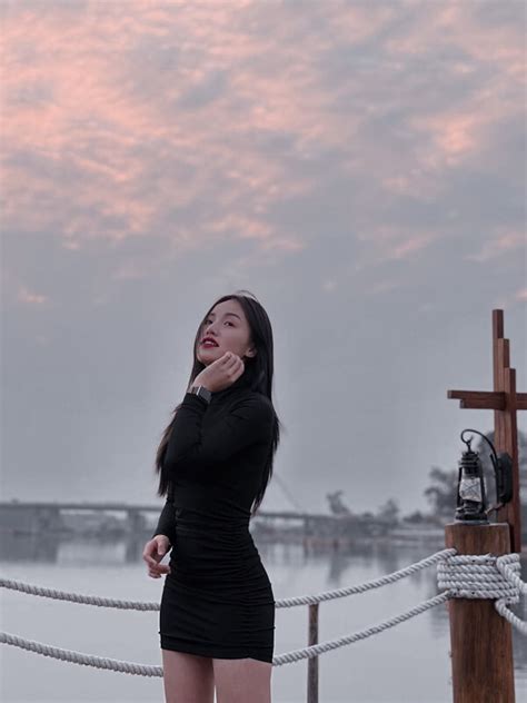 Top Hình ảnh Thị Nhung mặc bikini xinh đẹp rạng ngời