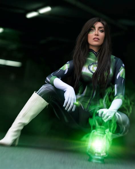 Lisa Mancini | Don’t forget to eat your greens 😋🍃 Spicy Poison Ivy set