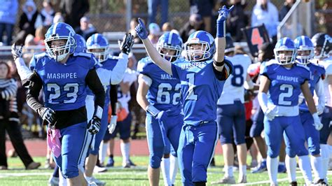 Thanksgiving Cape Cod high school football scores and highlights