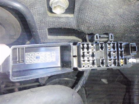 Где находится диагностический разъем тойота раум - 88 фото