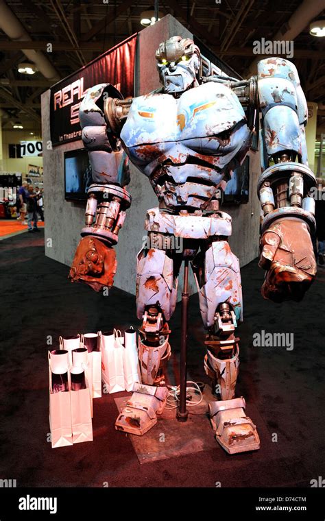 Real Steel Robots Metro Idle Hands Meet The Bots Of Real Steel