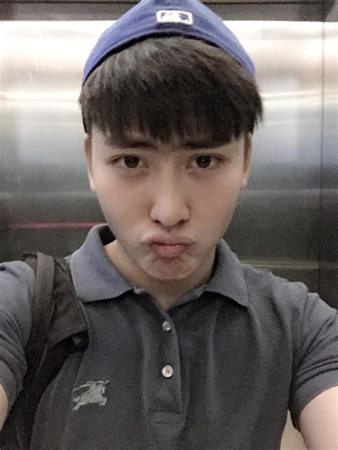 Cận cảnh chàng CSGT điển trai như hot boy khiến các cô gái mê mệt