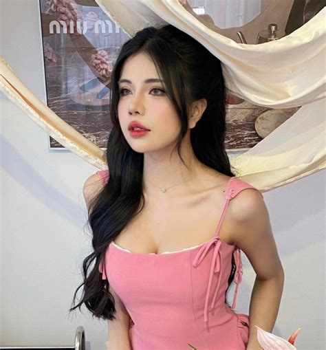 N Mc Game G Y Th Ng Nh Khi Di N Bikini Khoe Ng Cong T Gi